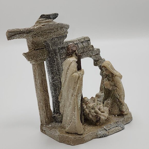Nativity Scene Figurine With Holy Family And Stable Glitter Accents 7in Tall - Picture 7 of 11